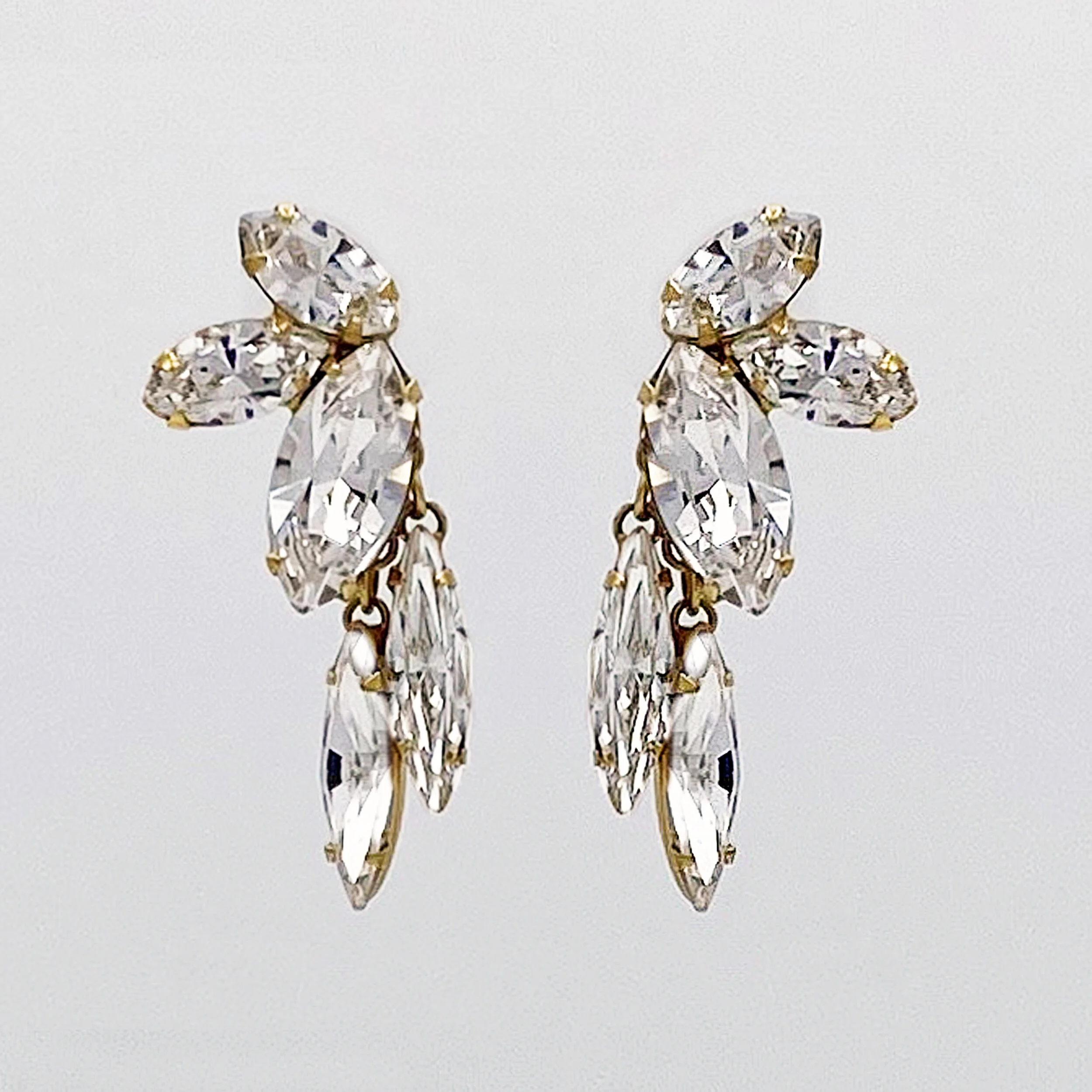 ★MIDNIGHT MOMENT.★ [Exclusive] love holiday earring Cascade earrings with rhinestones, black | Weekend Max Mara